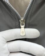 Ветровка из тонкой плащевки — изображение 4