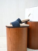 Замшевые шлепанцы — изображение 4