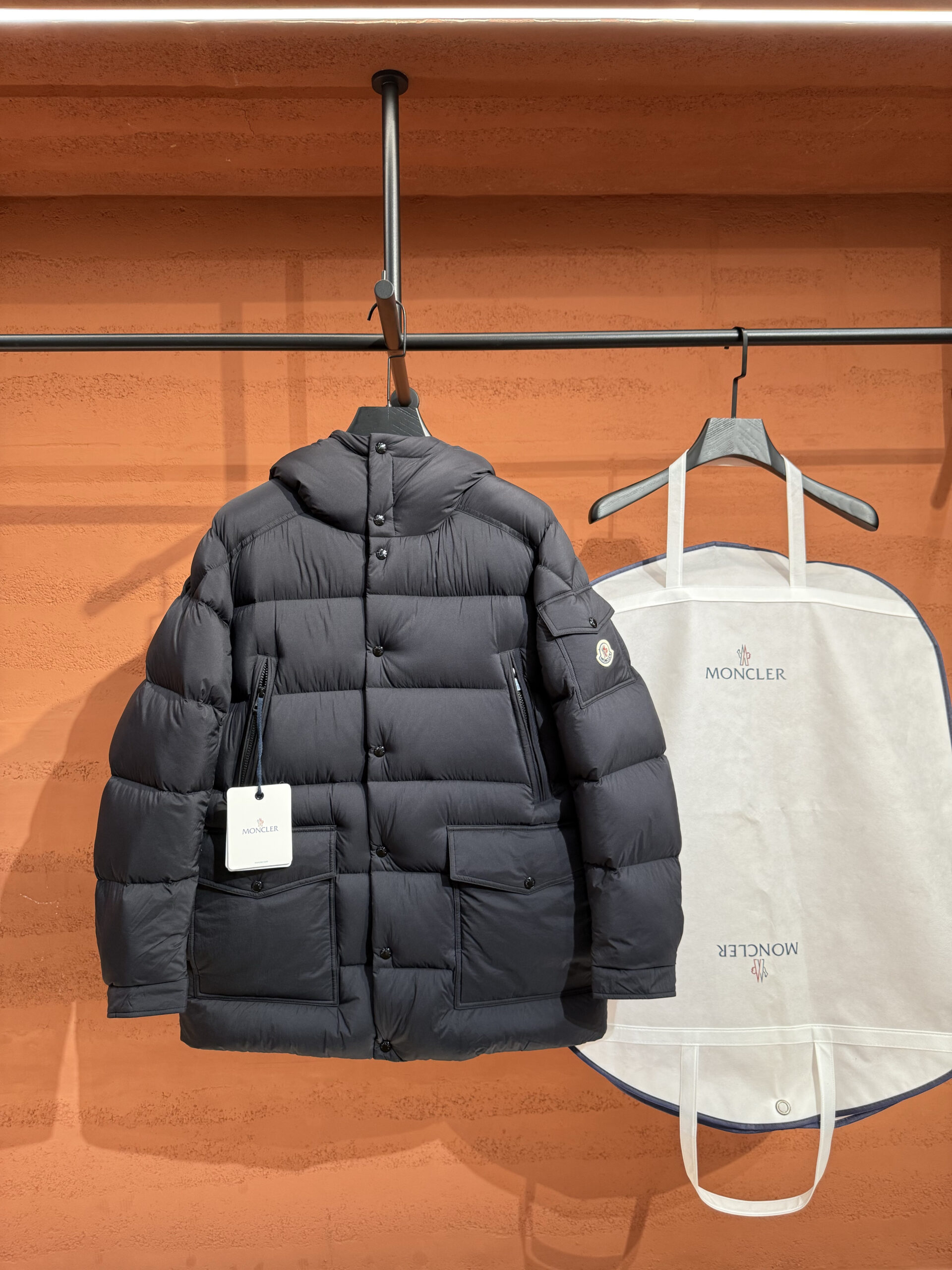 IMG_9787 Удлиненный пуховик Moncler — изображение 1